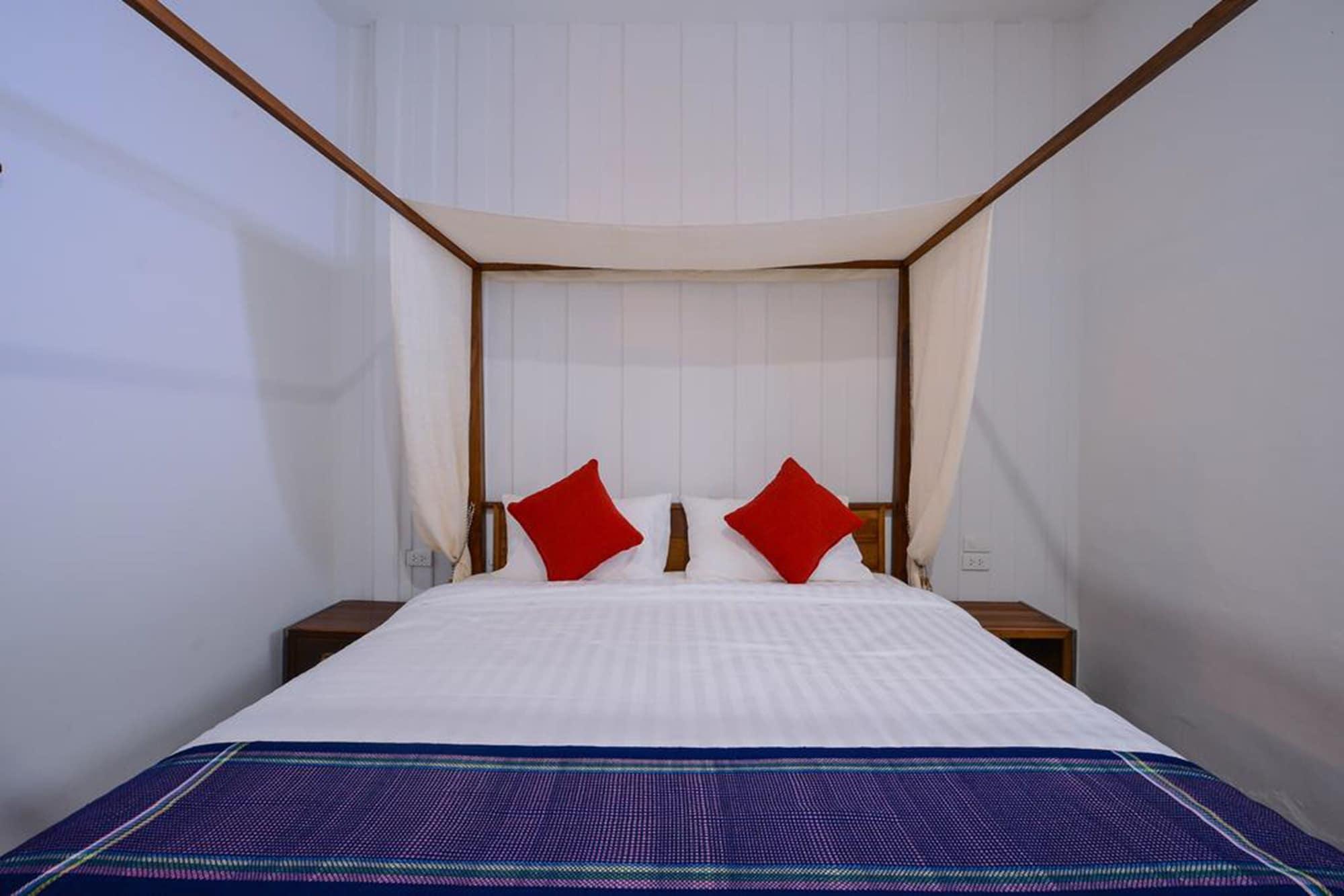 Neighbor Phuthon Bed & Breakfast Банкок Екстериор снимка