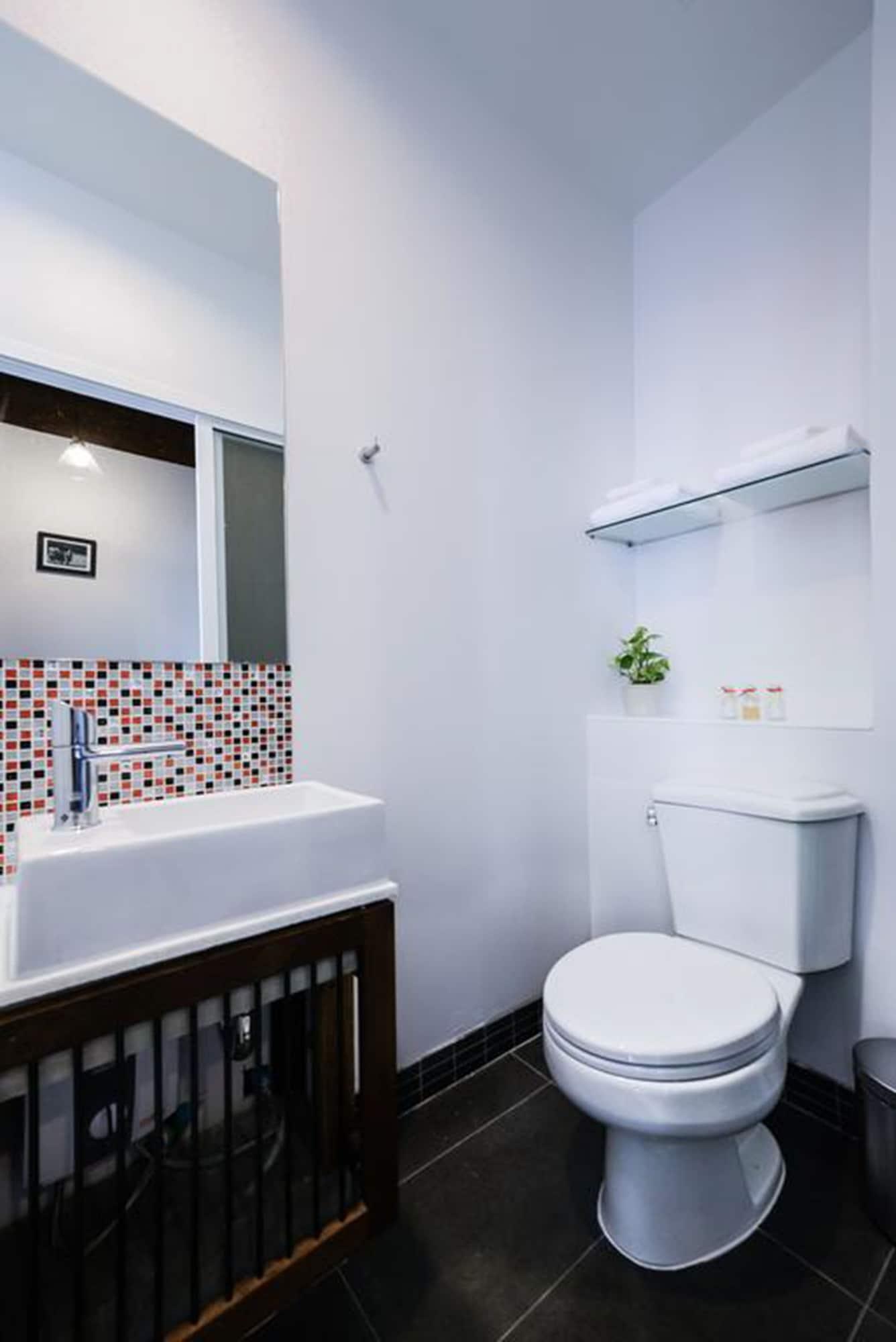 Neighbor Phuthon Bed & Breakfast Банкок Екстериор снимка