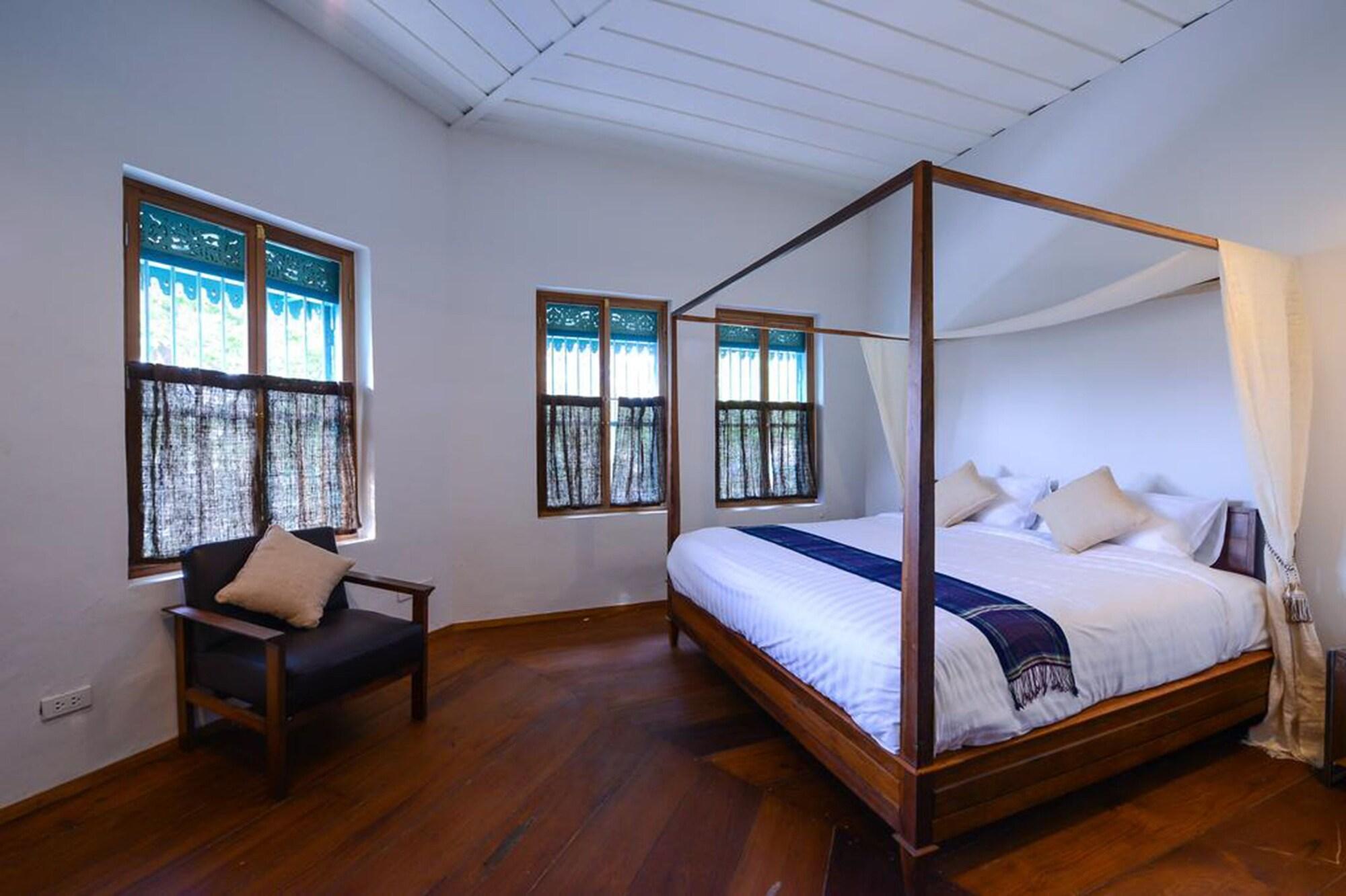Neighbor Phuthon Bed & Breakfast Банкок Екстериор снимка