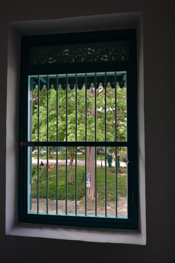Neighbor Phuthon Bed & Breakfast Банкок Екстериор снимка